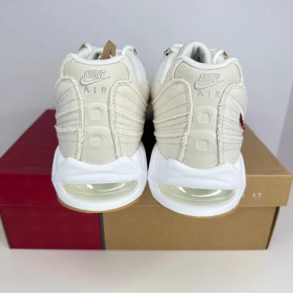 AIR MAX 95 OG “LEVI'S LIGHT OREWOOD BROWN" NWT size 12m-13.5w - Picture 3 of 9